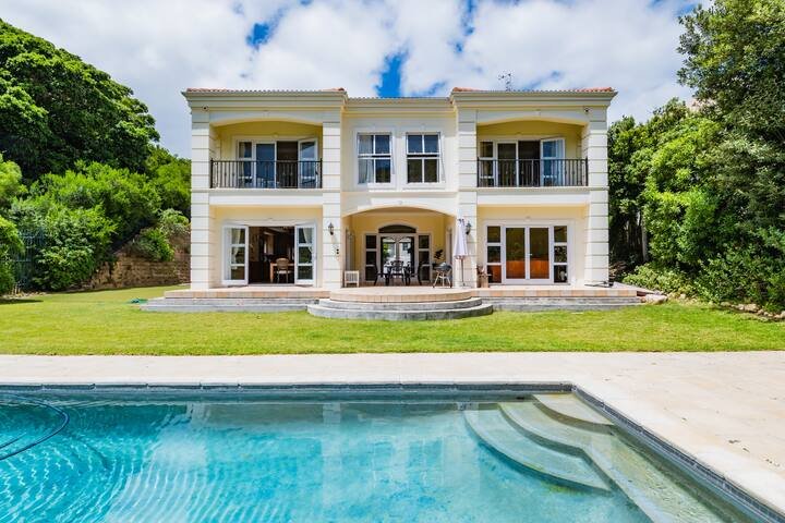 To Let 4 Bedroom Property for Rent in Hout Bay Western Cape